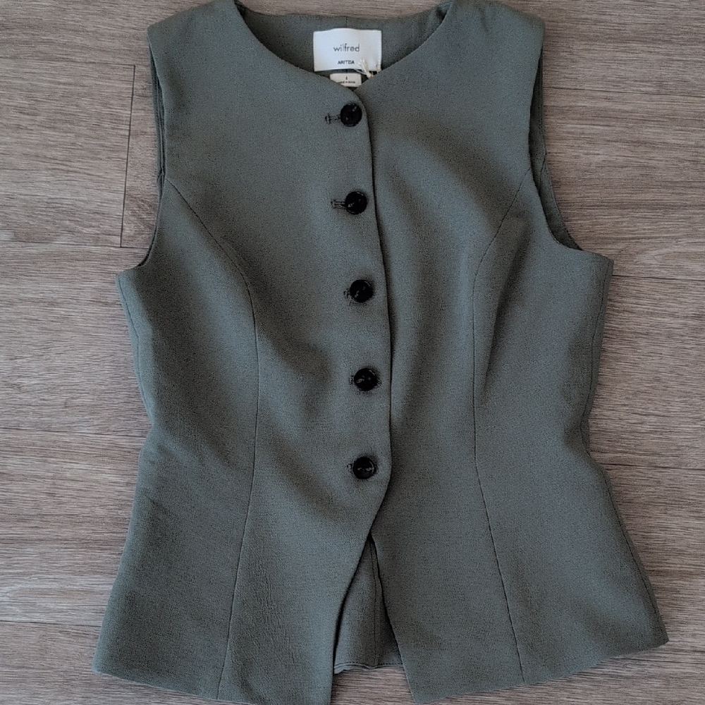 Aritzia Regal Vest in Smokey Sage - Size4